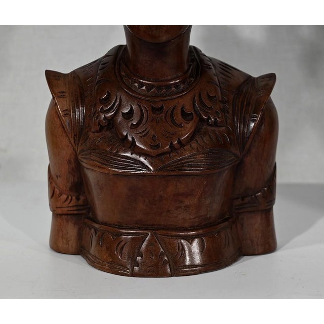 Indonesian Dancer Sculptures in Massive Wood, 20th-Century, Set of 2 For Sale - Image 12 of 18