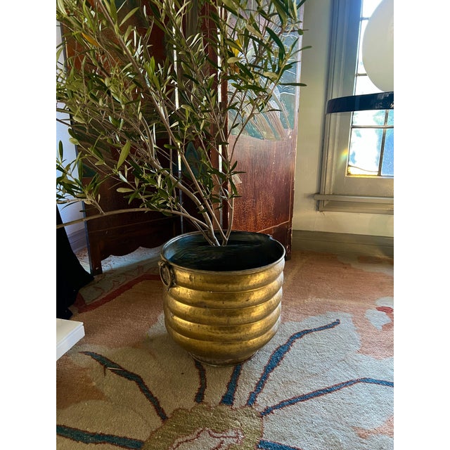 Mid 20th Century Solid Brass Ribbed Jardiniere Planter with Decorative Ring Handles For Sale - Image 5 of 12