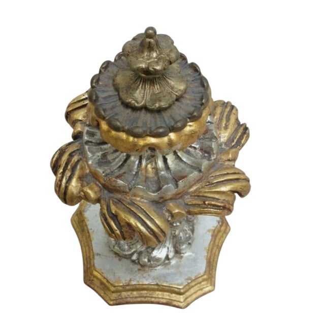 Measurements ( L x W x H)6 x 6 x 11 Great shape tight and sturdy. minor wear. Please see photos as they are considered...