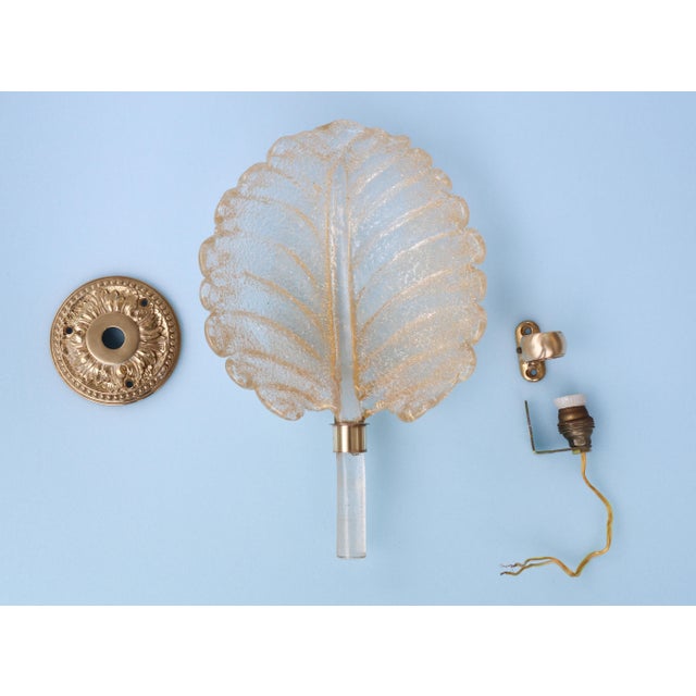 Glass 1960s Barovier & Toso Murano Gold Glass and Brass Wall Light, Italy For Sale - Image 7 of 8