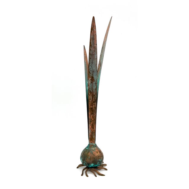 1980s 1985 Carnevale Verdigris Brass Sprouting Onion Bud Vase Sculpture – Organic Modern / Folk Art For Sale - Image 5 of 10