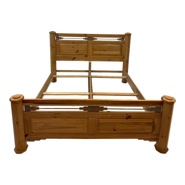 1990s Attributed to Bernhardt Furniture Company Vintage King Size Bed For Sale