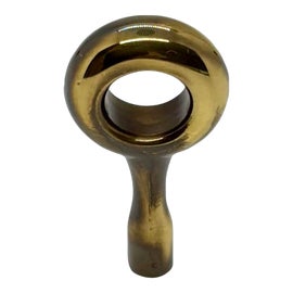 Example of Cabinetry Fixed and Bar Pulls