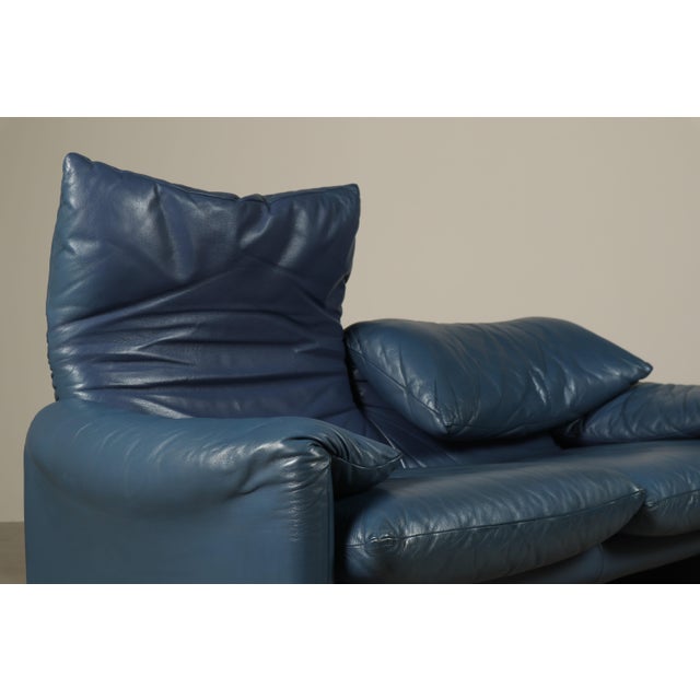 Blue Maralunga 2-Seater Sofa in Blue Leather by Vico Magistrettifor Cassina, Italy, 1973 For Sale - Image 8 of 16