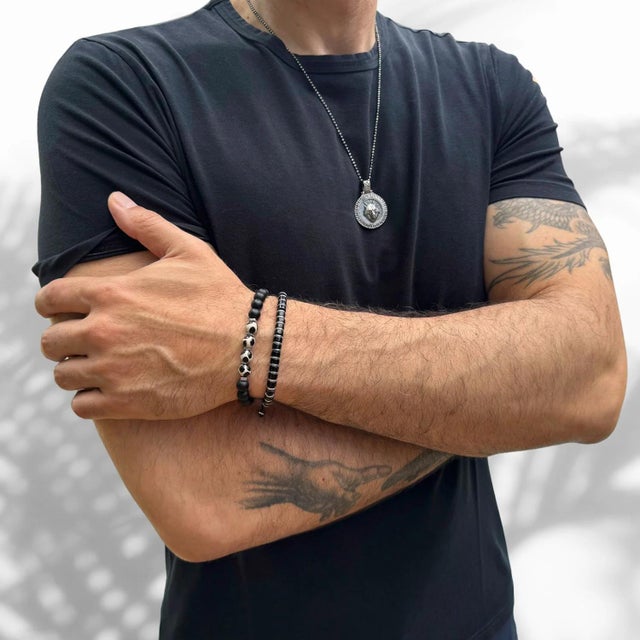 Black & White Tibetan Agate Beaded Bracelet For Sale In Miami - Image 6 of 7