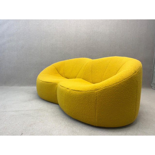 Pumpkin Two-Seater Settee by Pierre Paulin for Ligne Roset, in Good conditions. Designed 1980 to 1989 This piece has an...