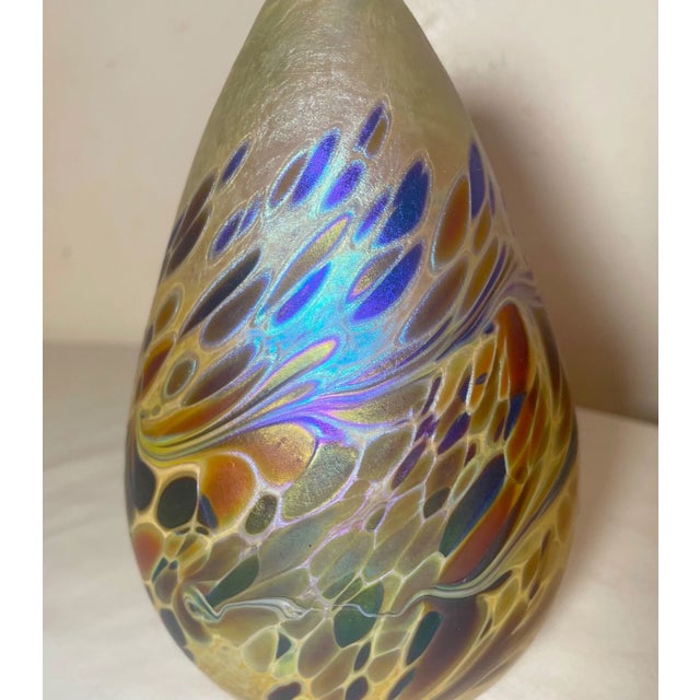 Abstract Hand Blown Maytum Studio Art Glass Iridescent Aurene Egg Shaped Bud Vase 1986 For Sale - Image 3 of 12