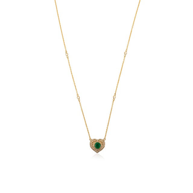 Late 20th Century VRJewels Triple Halo Diamond & Emerald Heart Pendant Necklace in 18k Gold For Sale - Image 5 of 14
