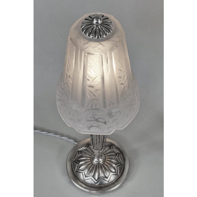 Silver Maynadier Pair of French Art Deco Floral Frosted Glass Table Lamps - 1930s For Sale - Image 8 of 12