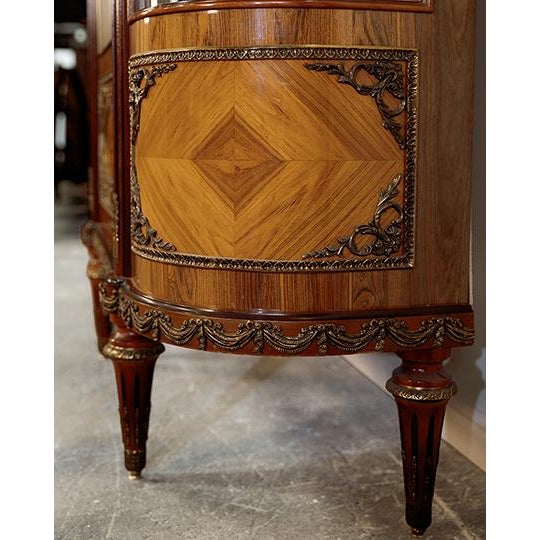 19th Century French Curved Front China Cabinet For Sale - Image 12 of 15