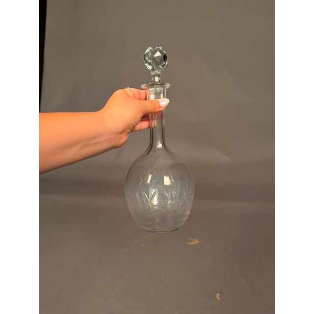 Transparent 1920s English Cut Glass Decanter With Stopper For Sale - Image 8 of 8