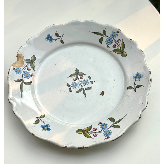 Antique Plates from Moustiers, 1760, Set of 2 For Sale - Image 4 of 18