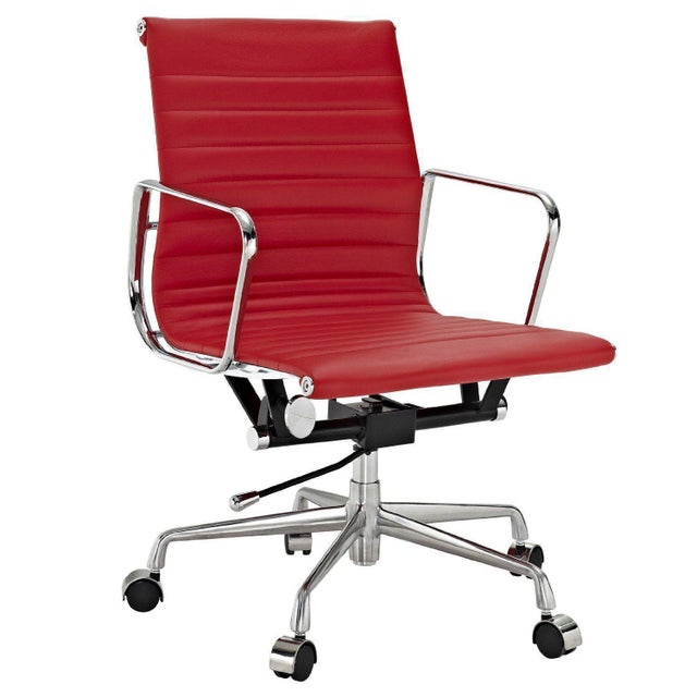 Set of 3 Modern Ribbed Mid Back Chairs & Matching Bistro Chrome Table Regarded as one of the most iconic designer office...