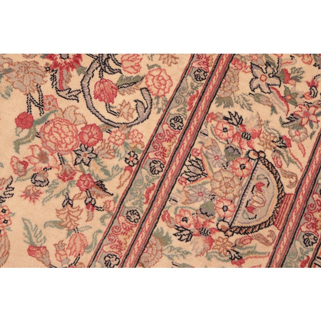 1990s Art Nouveau 1990's Pak-Persian Ivory/Pink Wool Rug - 6'3'' X 9'5'' For Sale - Image 5 of 9