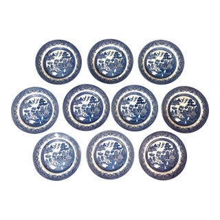 Late 20th Century Chinoiserie Blue Willow Dinner Plates by Churchill- Set of 10 For Sale