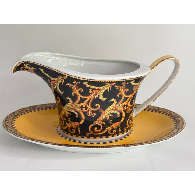 Gravy boat 0.55 L with saucer 25 x 15.5 cm Designed by Barocco in the vintage style This piece has an attribution mark, I...