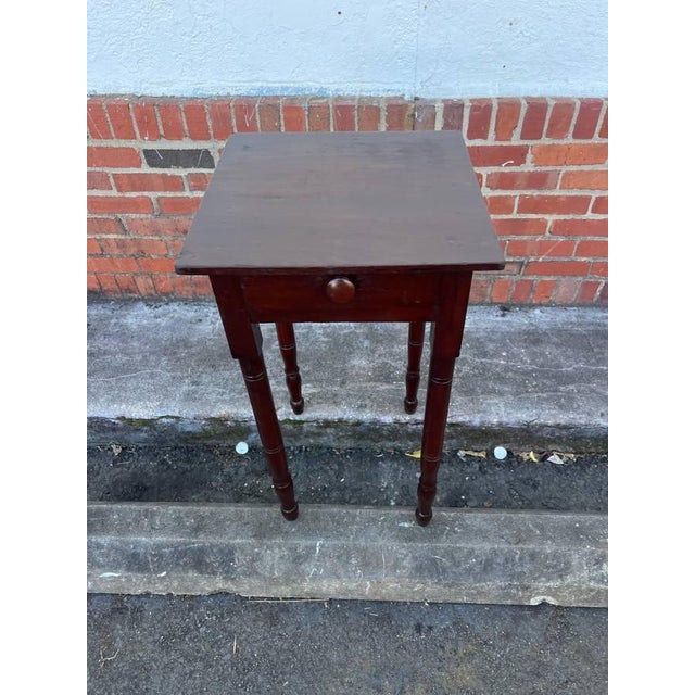 American 19th Century Antique Sheraton Style 1 Drawer Night Stand Work Table With Knapp Drawer Joints For Sale - Image 3 of 12