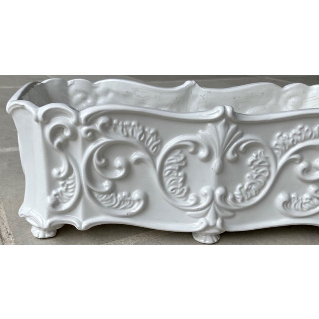 Circa 1980 Neoclassical Mottahedah-Style Terraglia Bianca (Creamware) “Flower Box" Cachepot or Jardinière, Italy For Sale - Image 9 of 18
