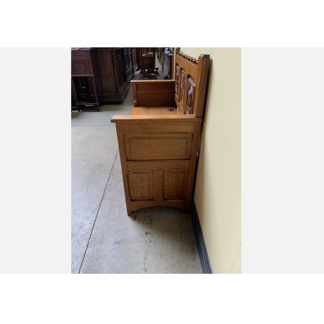 Age: circa 1950 Wood type: solid oak Condition: very good, meticulously maintained, fully restored original condition...