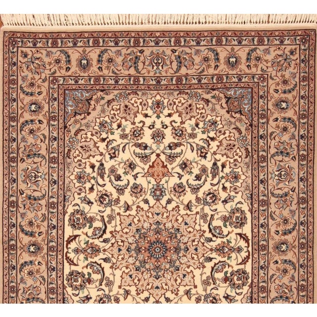 Hand-knotted oriental rug | Type: Rug Isfahan | Knot density: approx. 800.000 knots/m² | Material: 97% natural wool, 3%...