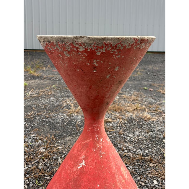 Vintage Willy Guhl / Eternit Diabolo Spindel Hourglass Planter, Switzerland Iconic vintage hourglass-form planter in...