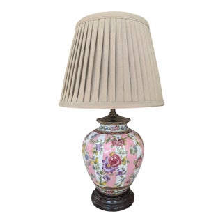 Vintage Chinoiserie Pink Chintz Ceramic Table Lamp With Pleated Lampshade For Sale