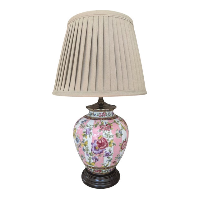 Vintage Chinoiserie Pink Chintz Ceramic Table Lamp With Pleated Lampshade For Sale