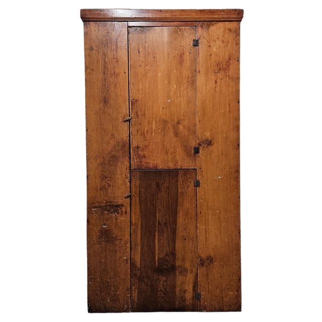 Farmhouse 18th Century American Primitive Pine Cupboard With Original Surface For Sale - Image 3 of 17