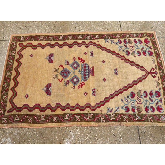 Galerie Shabab Collection Early 20th Century Turkish Ghiordes Rug For Sale In New York - Image 6 of 9