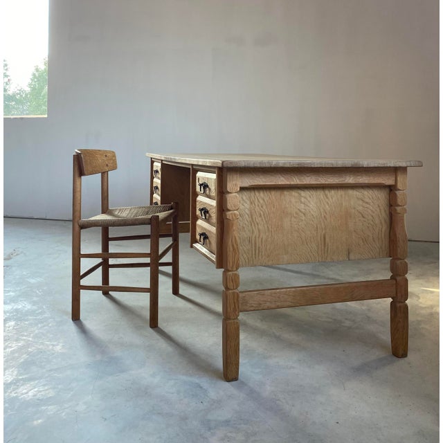 Single oak Børge Mogensen chair (Denmark) c.1950s. Iconic design featuring circular joinery details to chair back and...