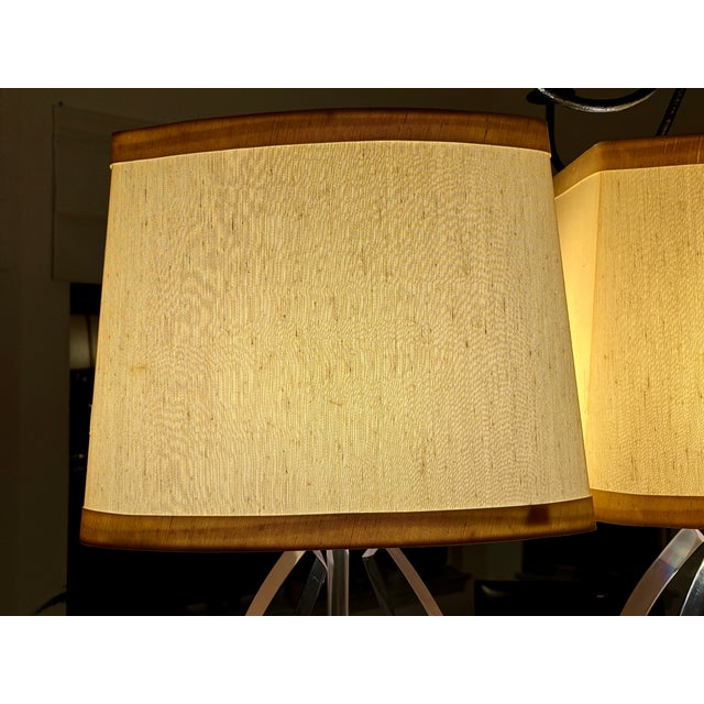 Astrolite 1970s Mid Century Modern Herb Ritts Astrolite Lucite Lamps - a Pair For Sale - Image 4 of 8