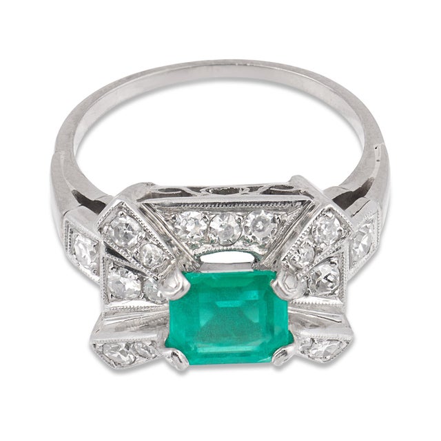 Mid-Century Modern Mid 20th Century Retro Emerald Diamond 14k White Gold Cocktail Ring, Size 5.5 For Sale - Image 3 of 6