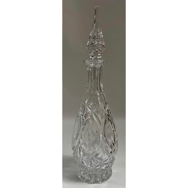 Stunning Hollywood Regency chic and sleek liquor decanter with removable stopper. In excellent condition.
