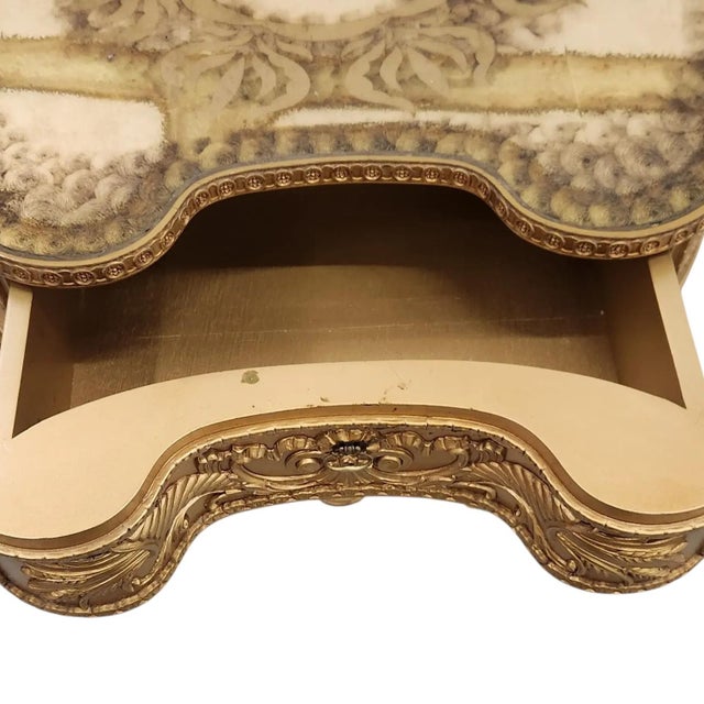 Wood Hollywood Regency Ornate Gilt Kidney Side Table With Drawer and Églomisé-Style Top For Sale - Image 7 of 14