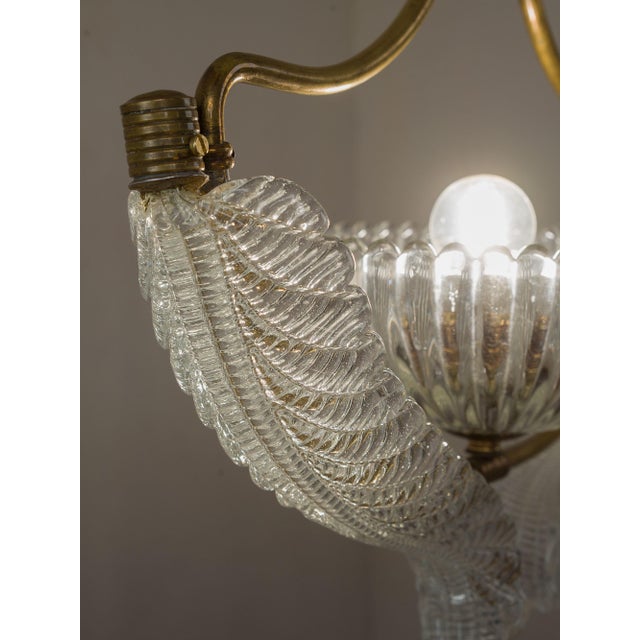 Vintage Italian Art Deco Brass Chandelier with Glass Leaves attributed to Ercole Barovier for Barovier&Toso, 1940s For Sale - Image 9 of 14