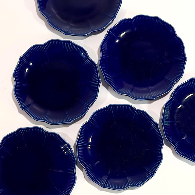 Rich Cobalt Porcelain Lotus Dessert or Side Plates Attributed to Lillian Venon Japan - Set of 6 For Sale - Image 4 of 7