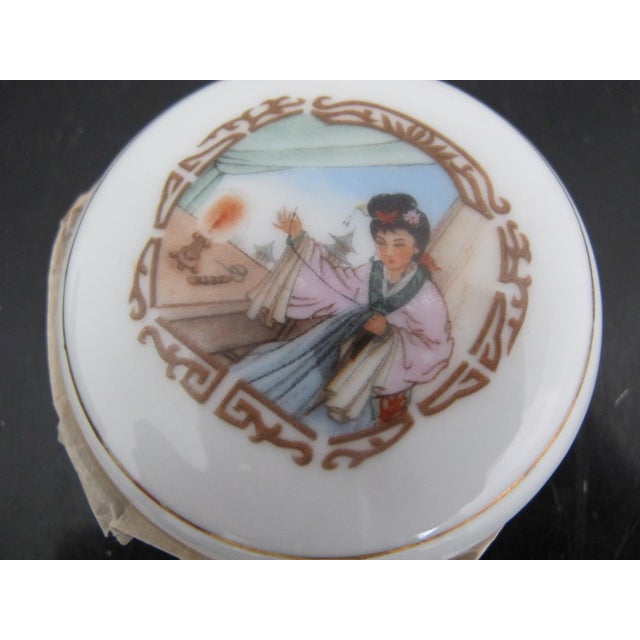 1970s Vintage Chinese Porcelain Seal Cinnabar Ink Container With Original Box Unused For Sale - Image 5 of 7