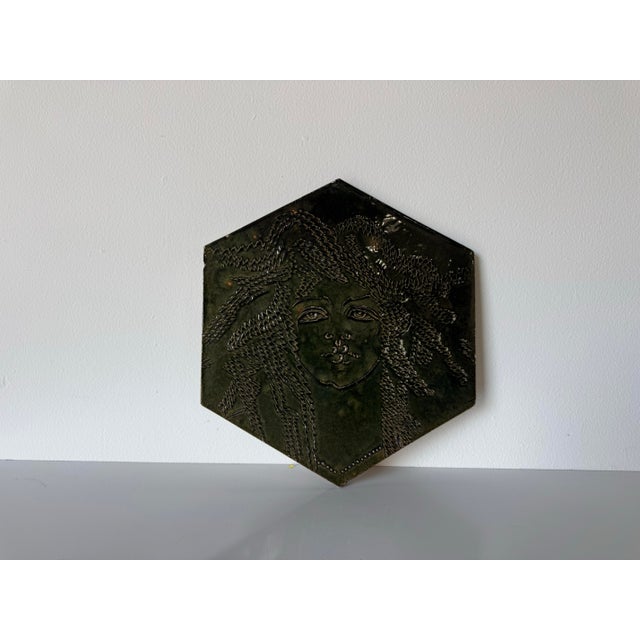 Vintage Susan Steven Figural Relief Portrait Studio Ceramic Wall Plaque For Sale - Image 4 of 11