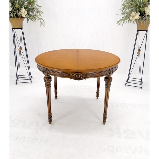 Brown Round Racetrack w/ Two Large Leaves Carved Olive Finish Dining Table MINT! For Sale - Image 8 of 13