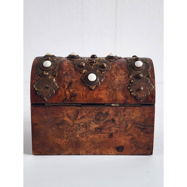 Mid 19th Century Antique English 19th Century Keepsake Dome Wood Box For Sale - Image 5 of 11