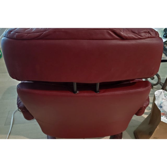 Mid-Century Modern Ekornes Stressless Vegas (Large) Scandinavian Burgundy Leather Size Large Recliner & Ottoman For Sale - Image 3 of 5