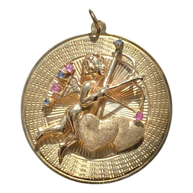 Late 20th Century Vintage 10k Cupid and Hearts Large Disc Charm Pendant For Sale
