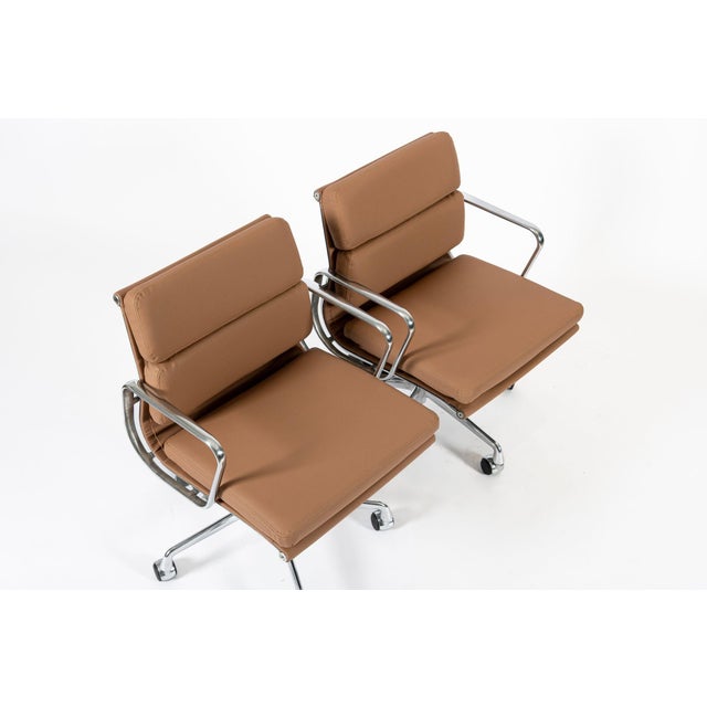 Eames for Herman Miller Aluminum Group Office Chairs in Vegan Leather by Schumacher For Sale - Image 9 of 12