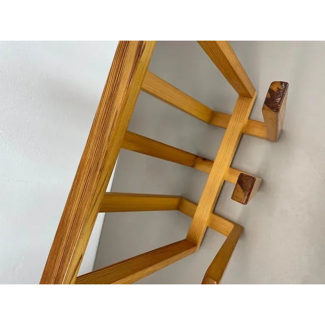 Cubic Brutalist Pine Wood Magazine Holder in the style of Chapo Perriand, France, 1970s For Sale - Image 12 of 18