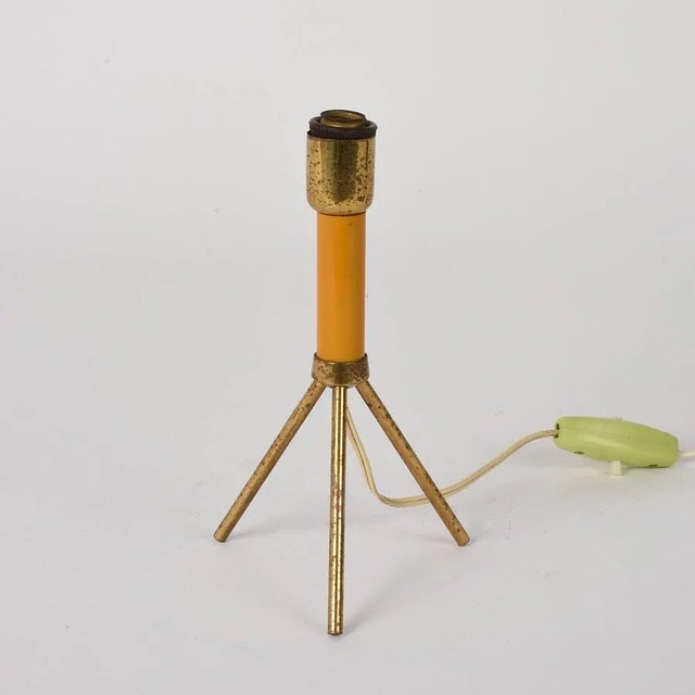 1950s Mid-Century Italian Tripod Brass and Lacquered Metal Table Lamp, 1950s For Sale - Image 5 of 6