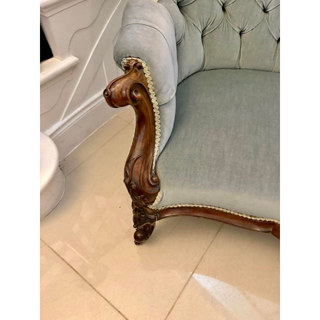 Antique Victorian Carved Walnut Chaise Lounge, 1850 For Sale - Image 4 of 17