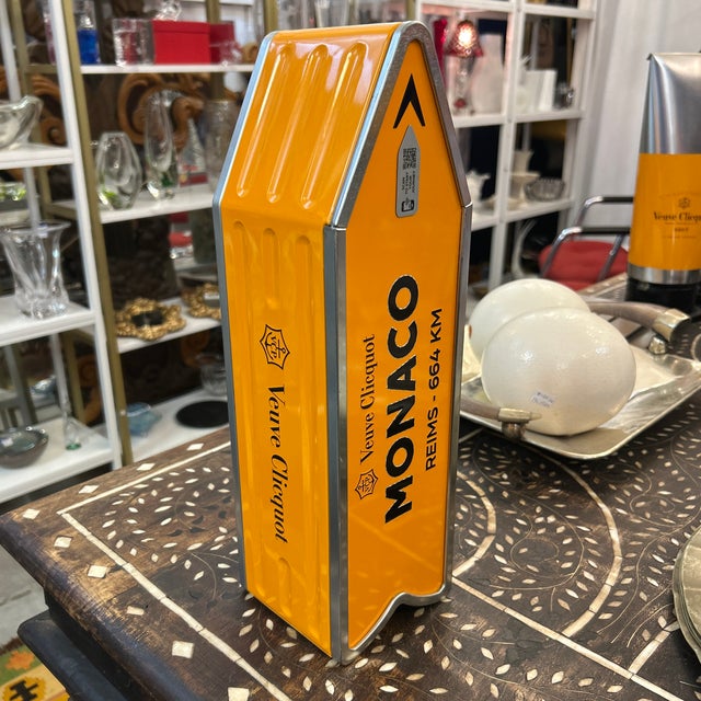 French Metal Veuve Clicquot Ponsardin Arrow Collection Slide - Open Carry Case/ Holder For Sale - Image 3 of 11