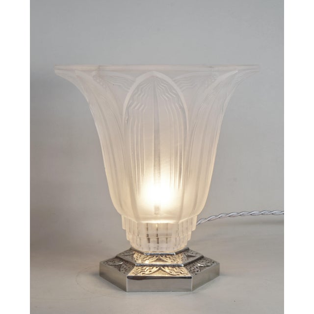 1920s French Art Deco Table Lamp by Pierre d'Avesn Lorrain Daum 1920s France - A Pair For Sale - Image 5 of 13