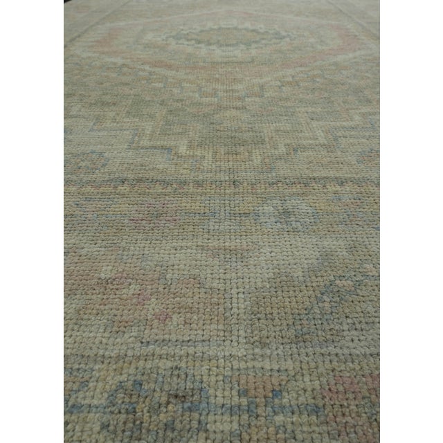 Early 21st Century Turkish Oushak Rug 4'10" x 7'3" #17298 For Sale - Image 5 of 8