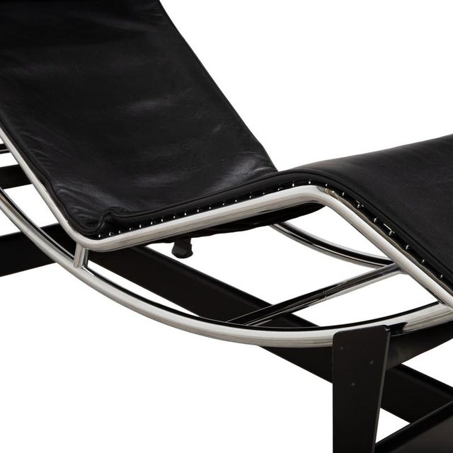 Bauhaus LC 4 Chaise Lounge in Black Leather by Le Corbusier for Cassina For Sale - Image 6 of 16